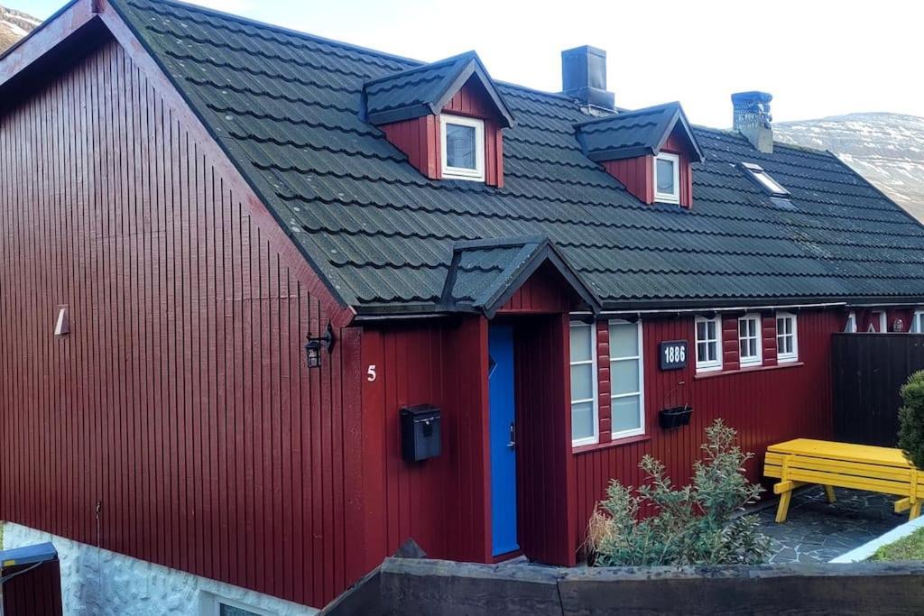 Cozy Cottage Klaksvík エクステリア 写真